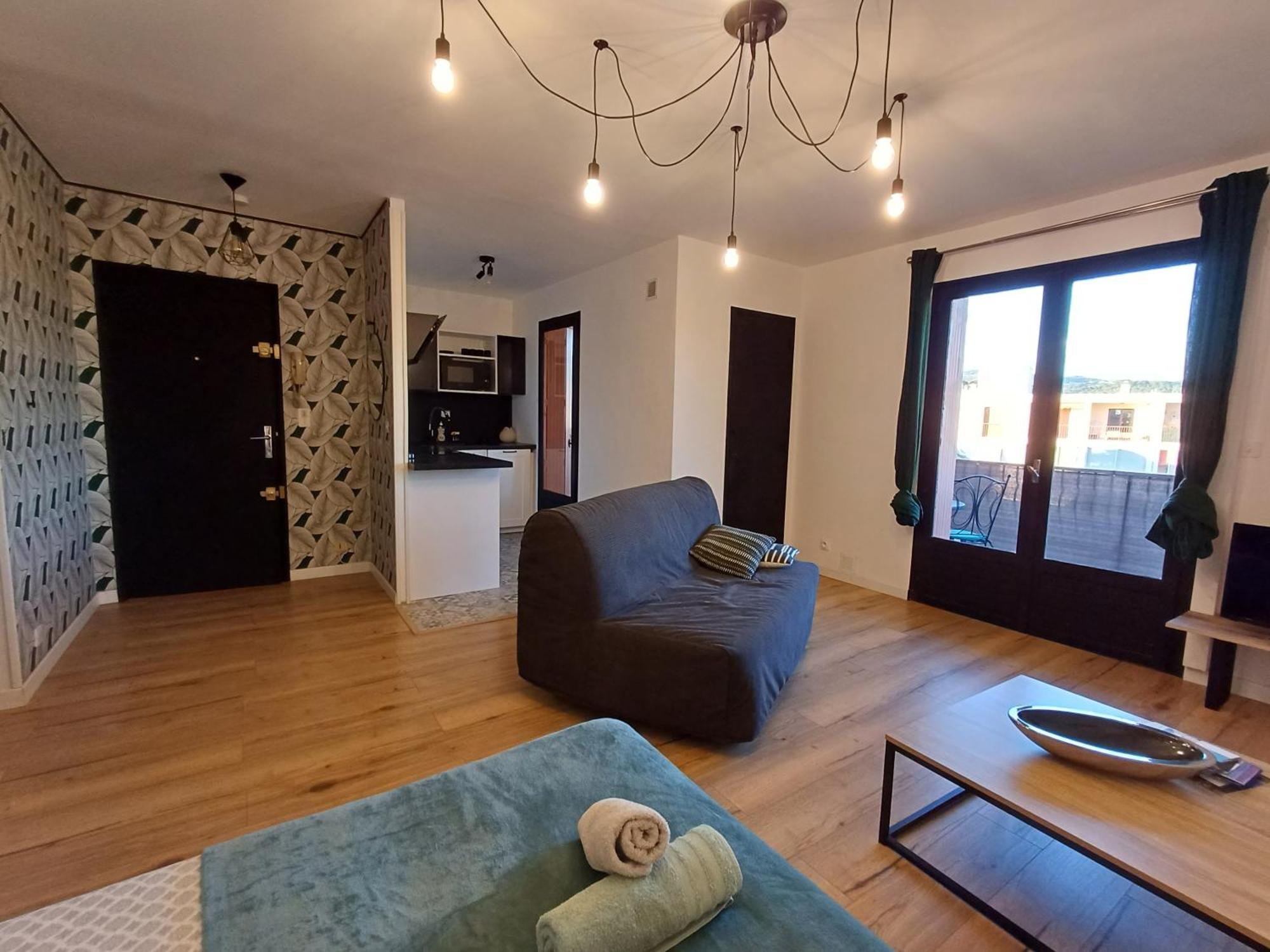 Apartment Tres Agreable Avec Balcon Et Wi-fi Sanary-sur-Mer